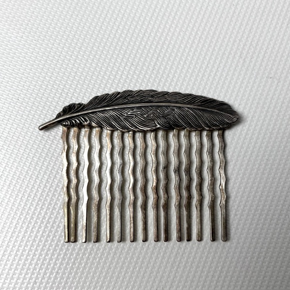 Accessories - Feather Design Metal Hair Comb
